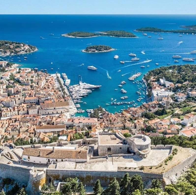 Apartments Luci Hvar Town Exterior photo