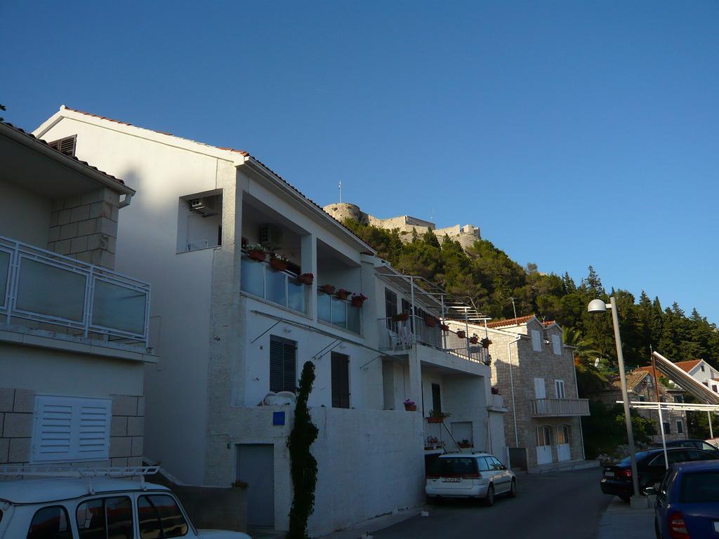 Apartments Luci Hvar Town Exterior photo
