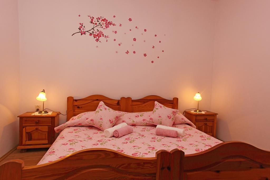 Apartments Luci Hvar Town Room photo