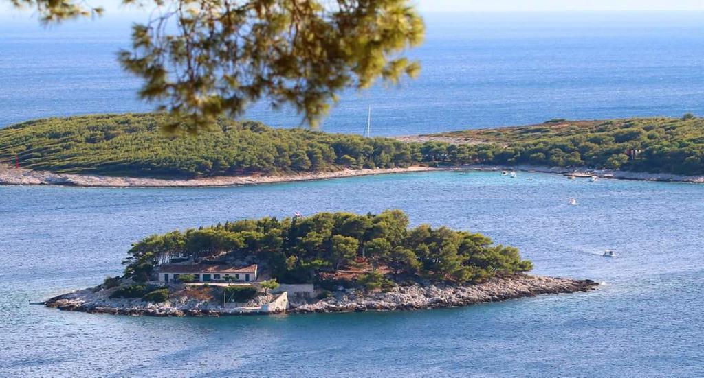 Apartments Luci Hvar Town Exterior photo