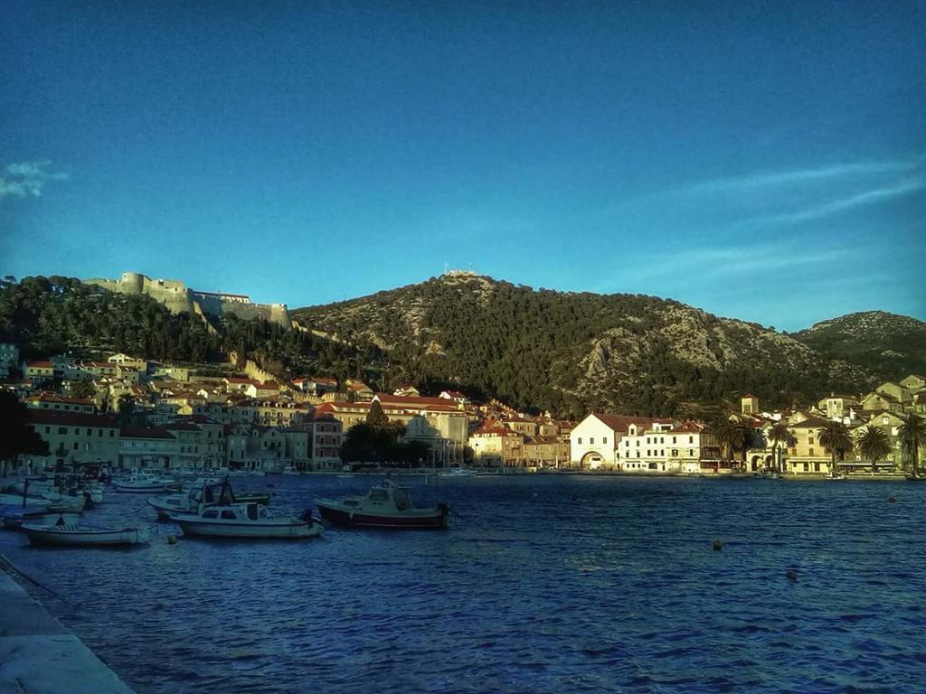 Apartments Luci Hvar Town Exterior photo