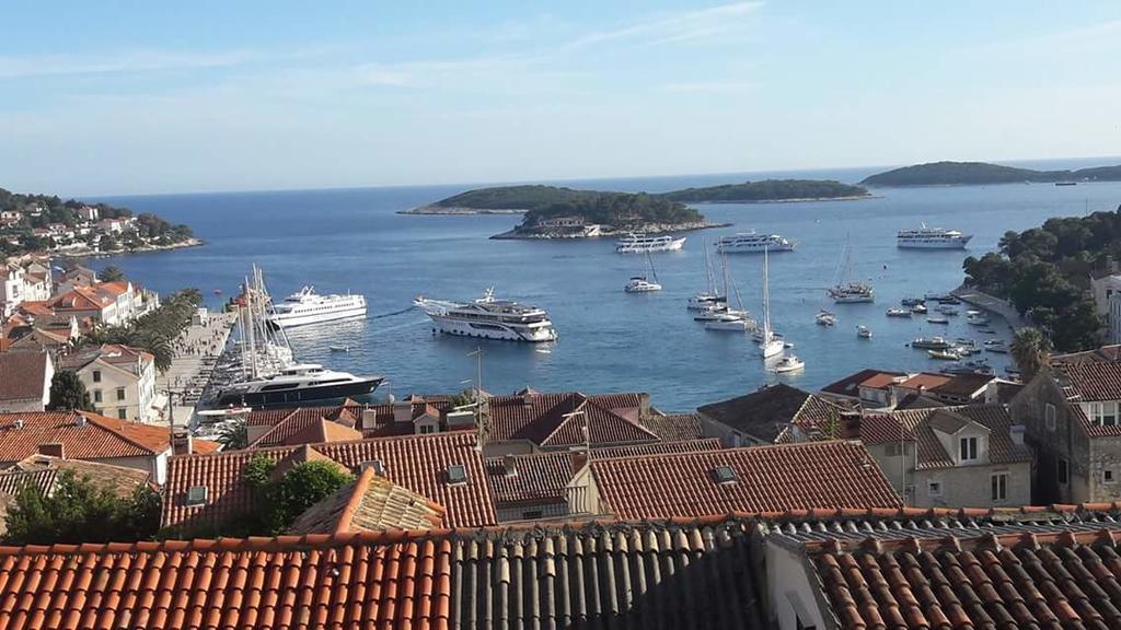 Apartments Luci Hvar Town Exterior photo