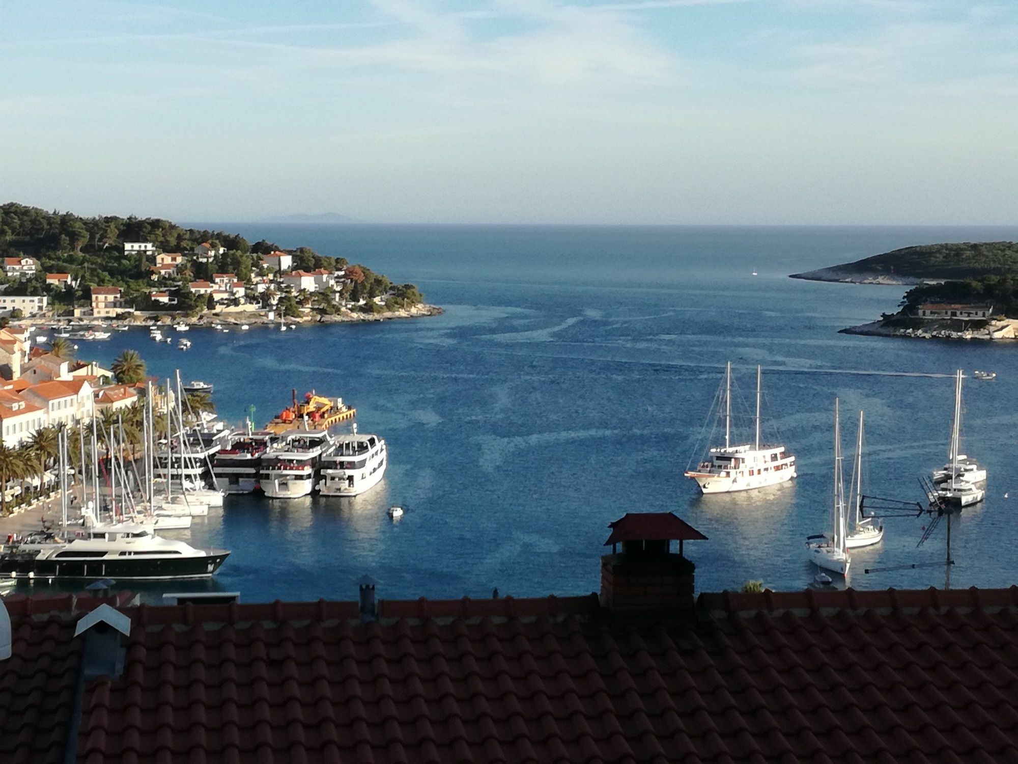 Apartments Luci Hvar Town Exterior photo