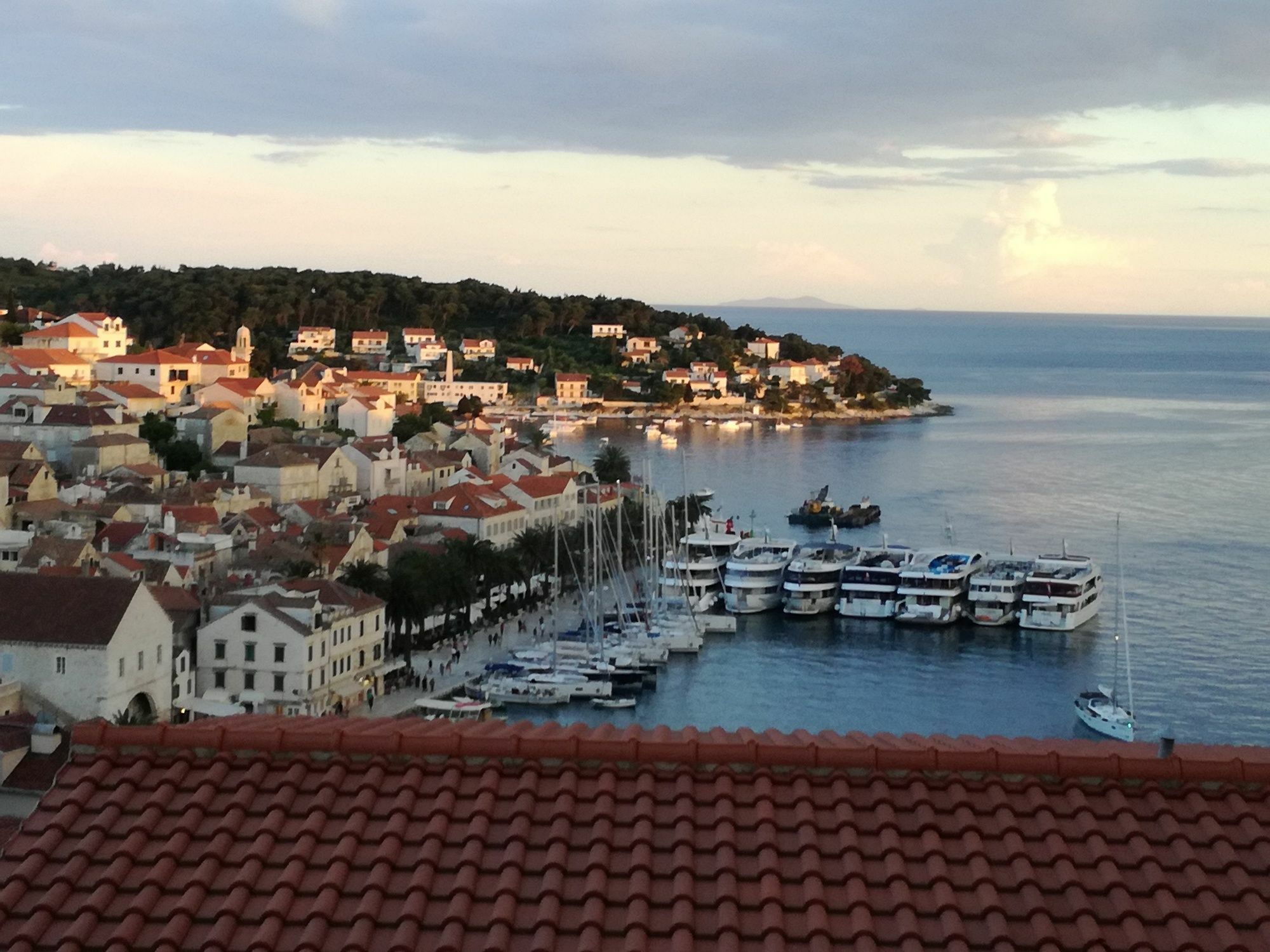 Apartments Luci Hvar Town Exterior photo